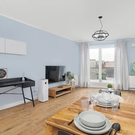 Elegant Jezyce Near Mtp By Renters Πόζναν